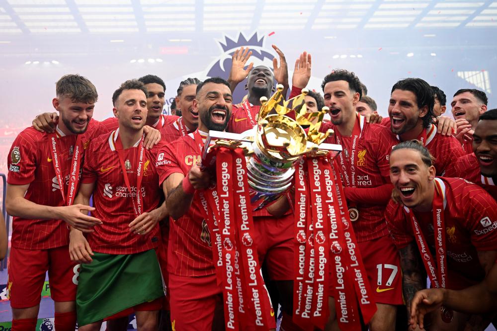 据报道，曼联欣喜若狂，签下中场球员阿莫林·阿多利斯的转会费大幅下降。