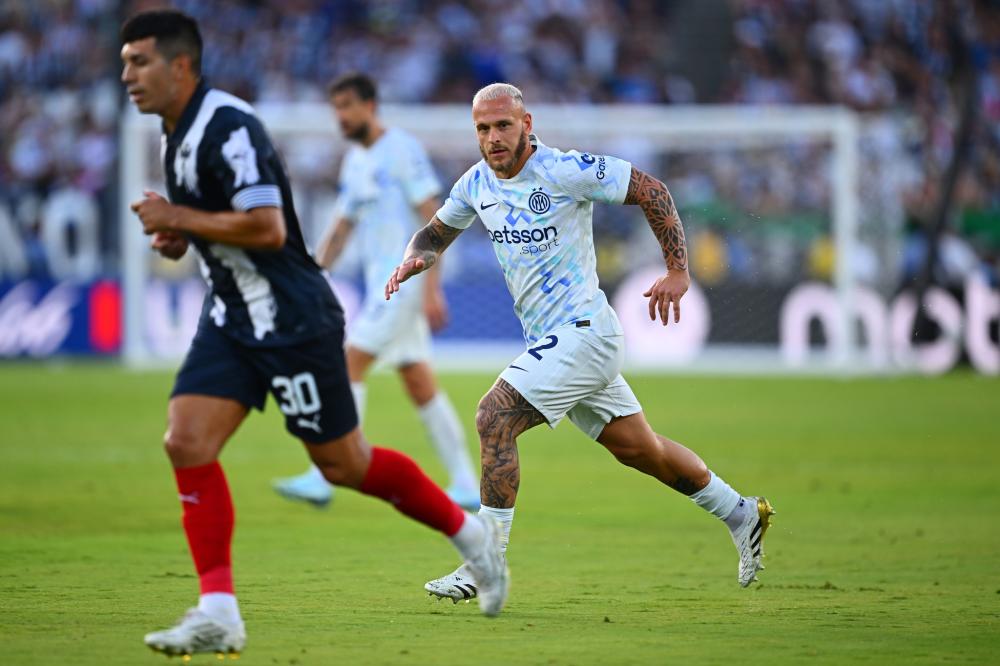 前锋连续助攻带动全队节奏